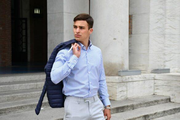 Man wearing a business casual shirt for the office