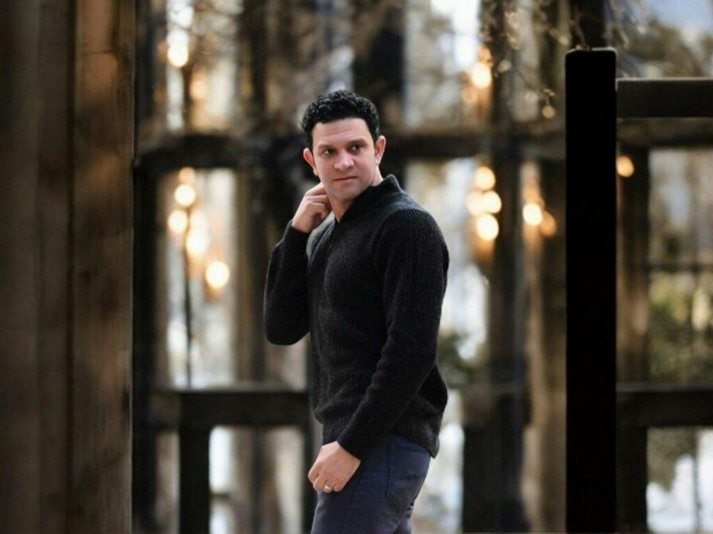 Man wearing knitwear in a winter outfit