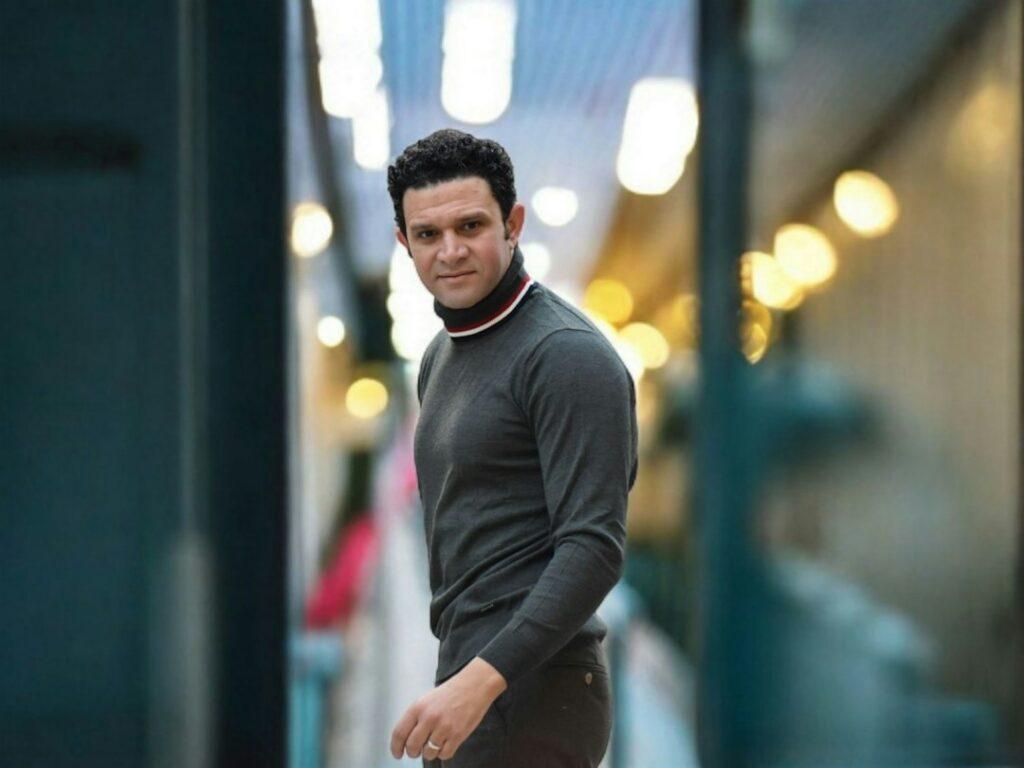 Man wearing a jumper for a winter smart casual outfit